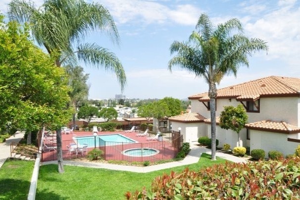 Photo - Diamond Pointe