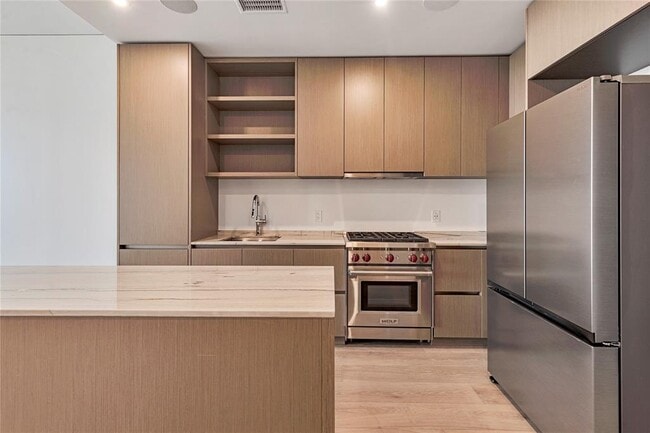 Building Photo - 610 Davis St Unit 4406