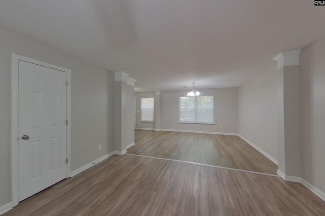 Photo - 121 Eagle Pointe Dr