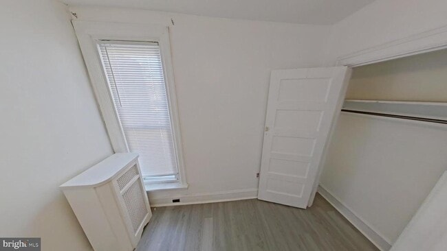 Photo - 6380 Marsden St