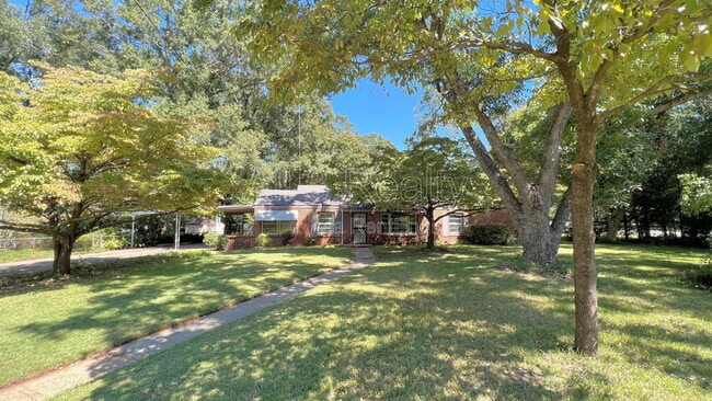 Photo - 804 Hillman St