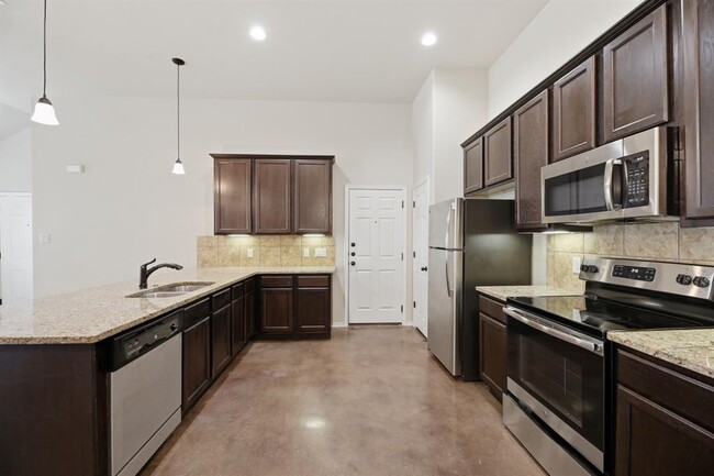 Photo - 153 Joanne Lp