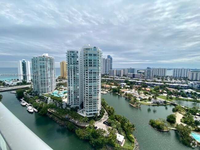 Building Photo - 330 Sunny Isles Blvd Rental