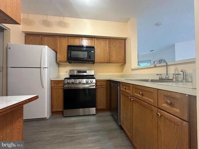 Photo - 12915 Alton Square Unit 106