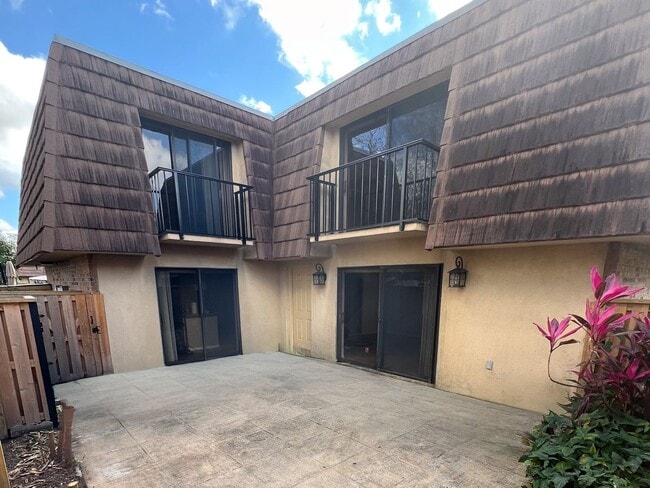 Photo - Two-Bedroom 2 story townhome- Prime location off Conroy near Millenia!!