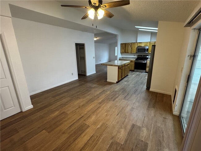 Photo - 1103 Copper Dr