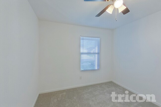 Photo - 831 Ginkgo Wy