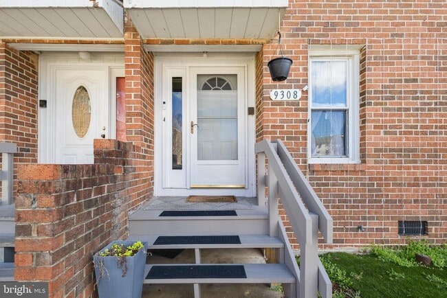 Building Photo - 9308 Canterbury Riding