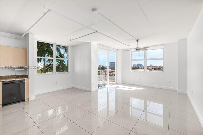 Photo - 3180 SW 22nd St Unit 601