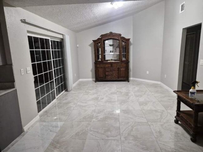 407 Anise Pl