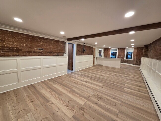 Spacious, Bright and Clean, Room to Separate Bedroom - 482 Columbus Ave Unit Garden