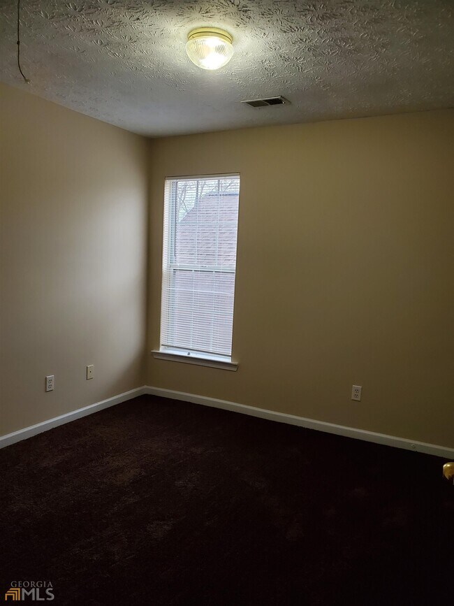 Photo - 9555 Lakeview Cir