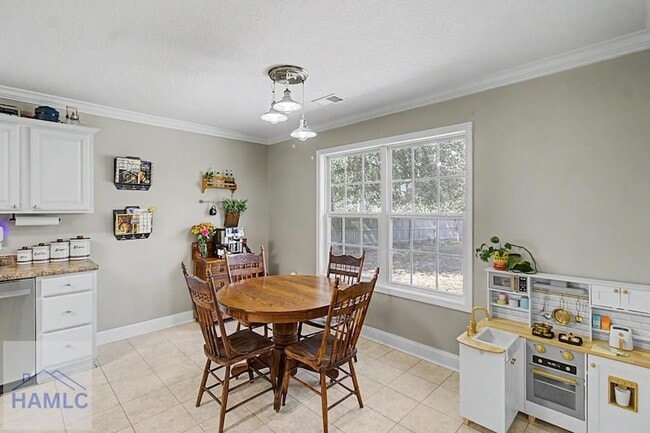 Photo - 220 Jackson Ave NE