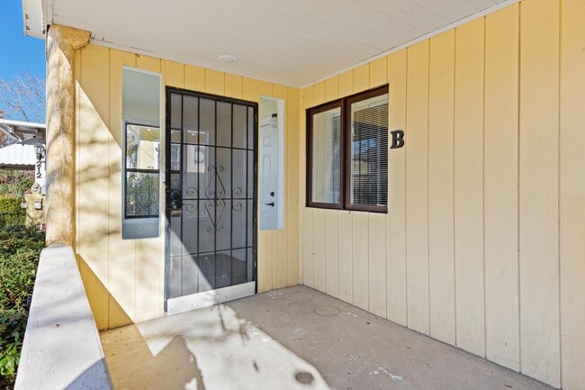 Photo - 208 13th St NW