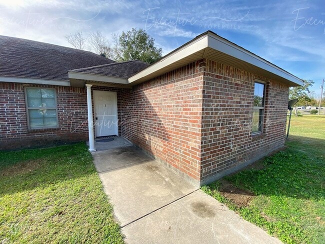 Building Photo - 193 Gilmore Rd Unit 2