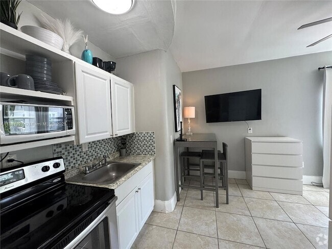 Building Photo - 726 8th St Unit 1 Rental