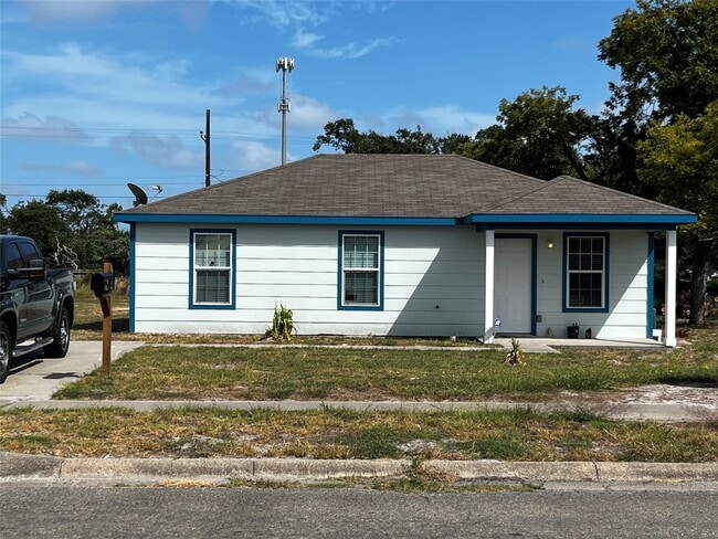 Photo - 363 N Rife St
