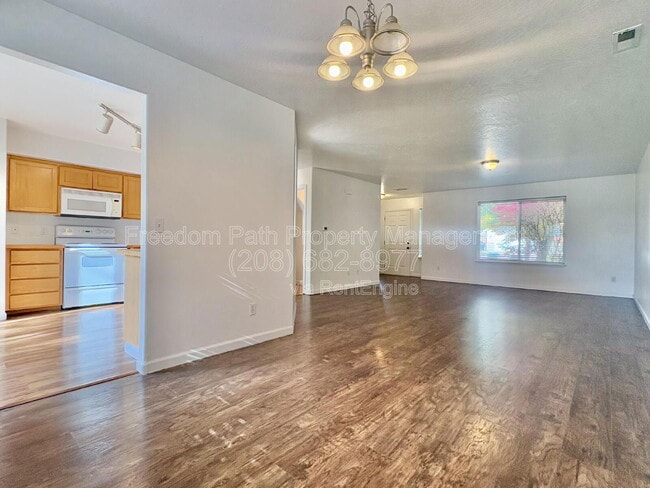 Photo - 1490 W Timor Ave