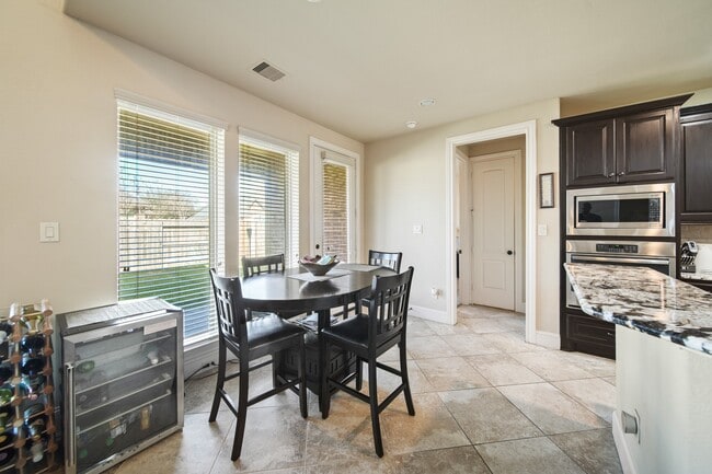 Photo - 2523 Crossvine Dr