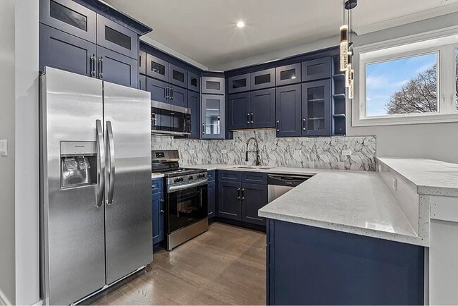 4827 S St Lawrence Ave Unit 2