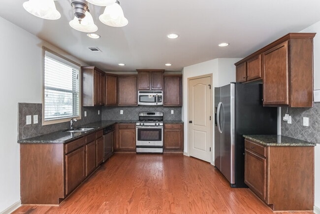 Photo - 3258 Sag Harbor Ct NE