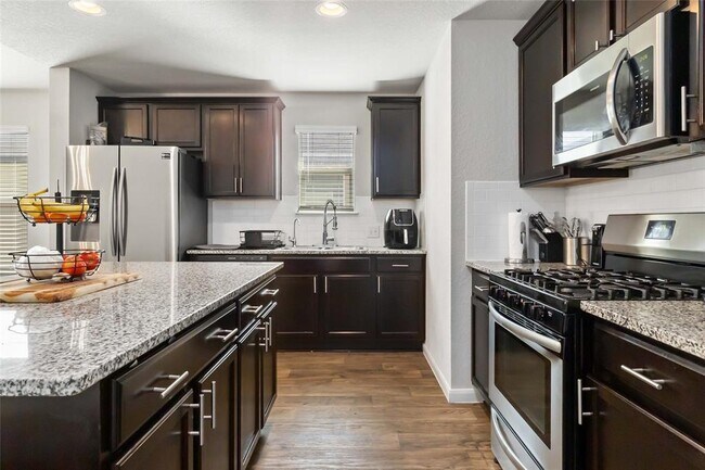 Photo - 114 Groves Ln