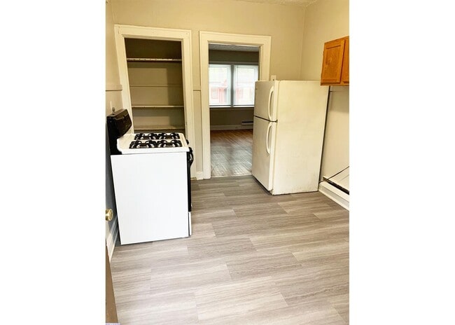 Building Photo - 415 Probasco St Unit 423-04