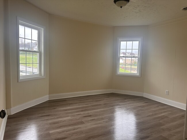 Photo - 388 Broaddus Ave Condo
