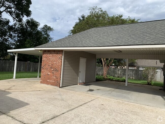 Building Photo - Meadow Wood Park Home