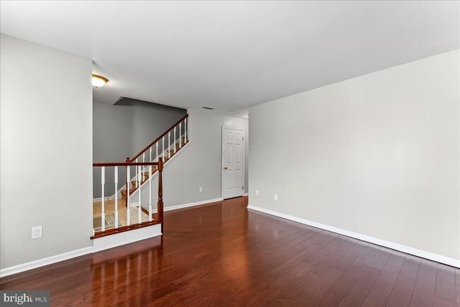 Photo - 705 Meadow Ct