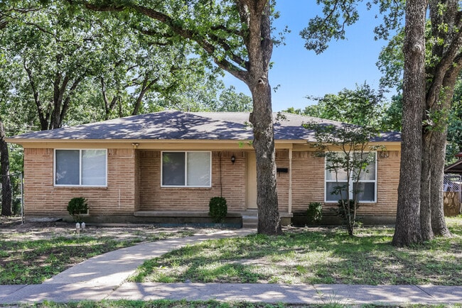 Building Photo - 10424 Muskogee Dr Rental