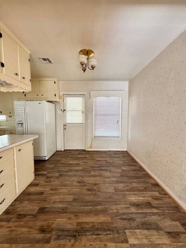 Photo - NOW AVAILABLE - 2-Bedroom Duplex Near ASU Campus + Water/Sewer/Trash Included!