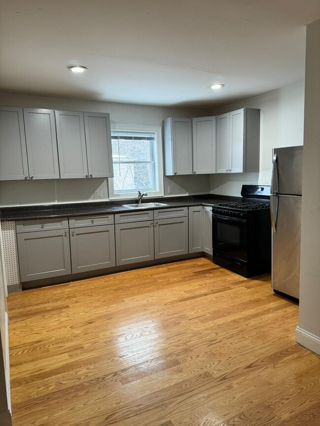 Building Photo - 311 Providence Rd Unit 3 Rental