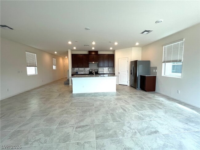8211 Lantana Spgs St