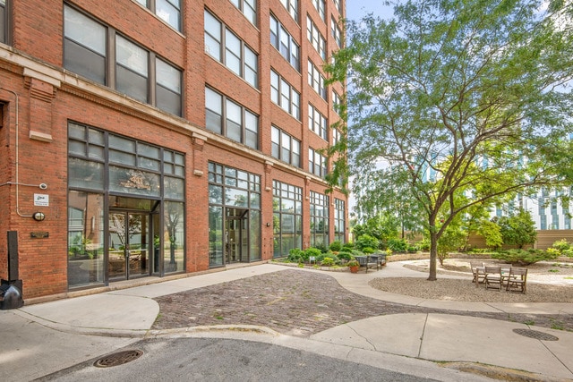 Building Photo - 411 S Sangamon St Unit 7C Rental