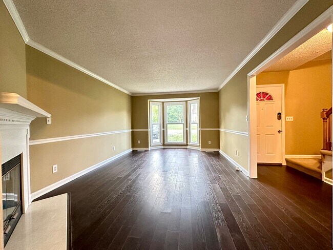 Photo - 642 Gardendale Ln