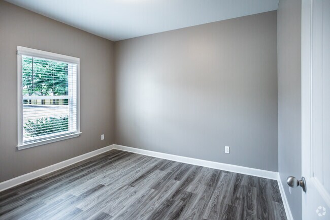 2 BR, 2 BA - 1000 SF