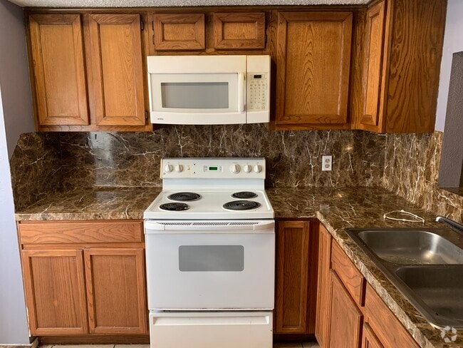 Building Photo - 15610 Weldon Dr Rental
