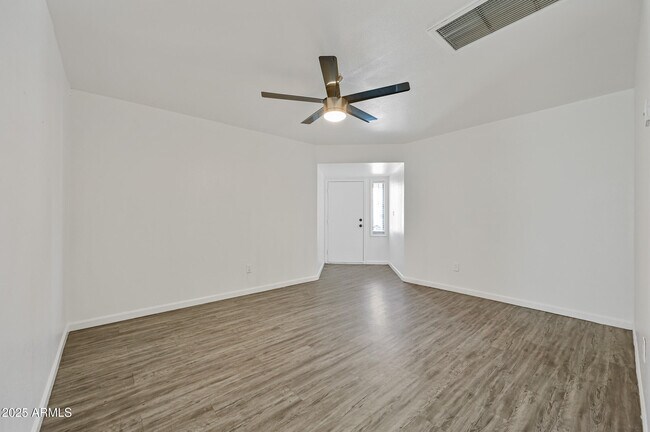 Photo - 1744 W Glendale Ave Unit 15