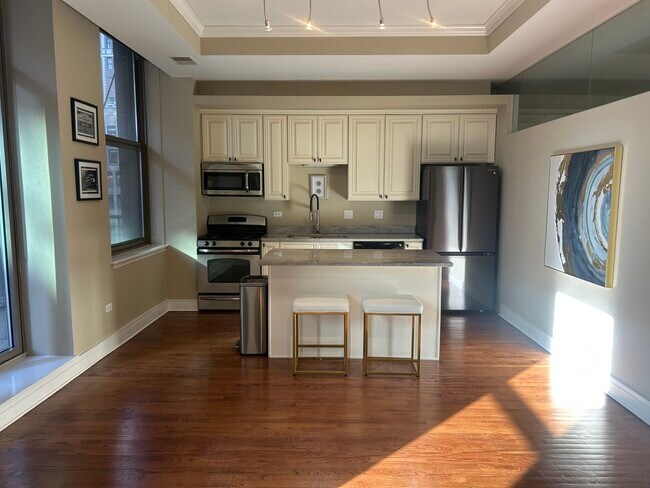 Photo - 212 W Washington St Unit 1002