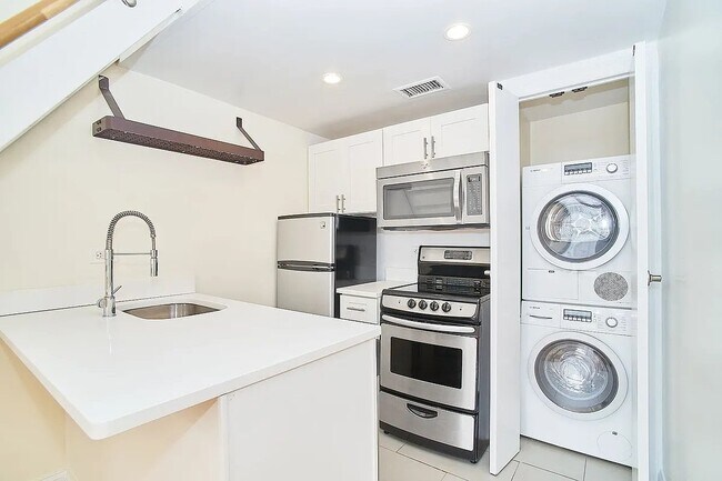 Photo - 235 E 14th St Unit B1