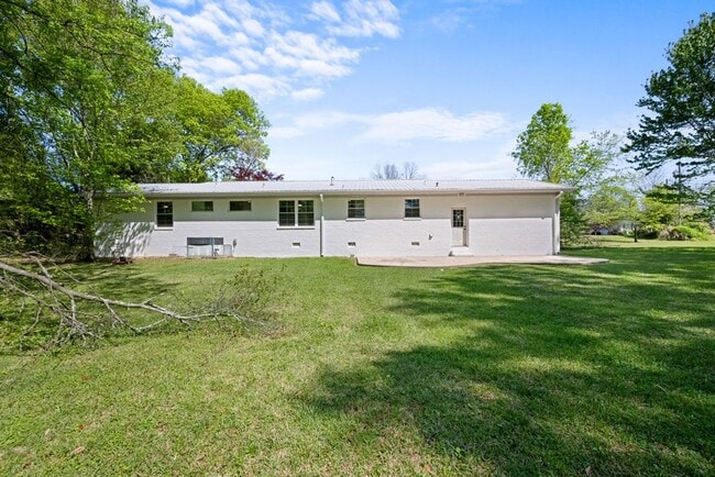 Photo - Remodeled 3 bd 2 ba rental in Southside!!