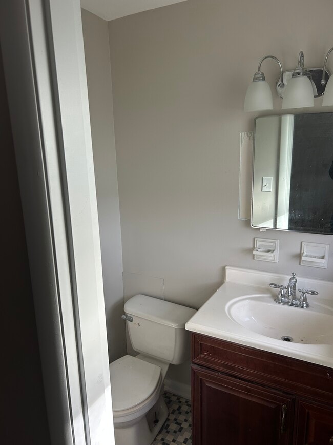 Photo - 2328 Farnsley Rd