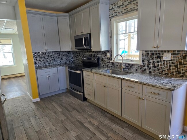 Photo - 126 Sherman Ave Unit 2