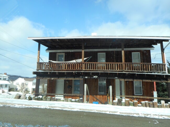 Building Photo - 102 5th St