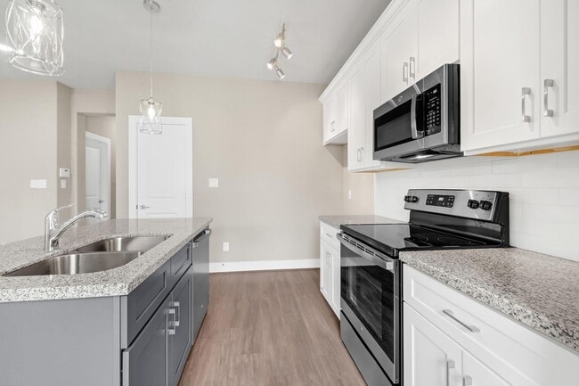 Photo - 9710 Tuffly St