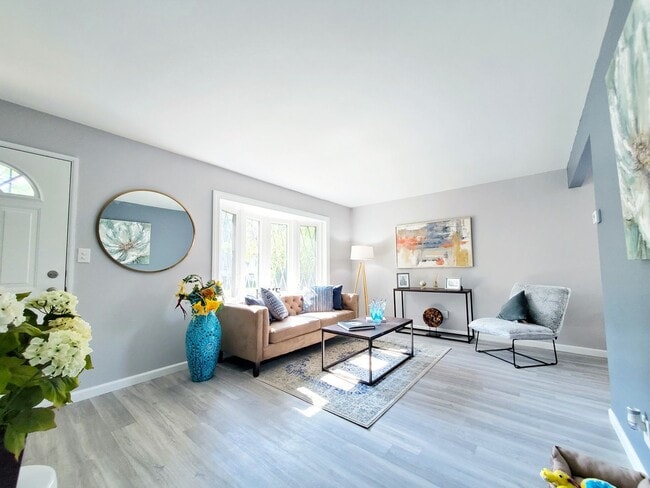 Photo - 4 Bed - 1 Bath Cape Cod for Rent