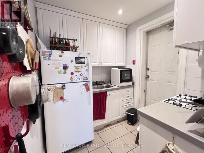 Photo - 770 St Clair Ave W Unit #2