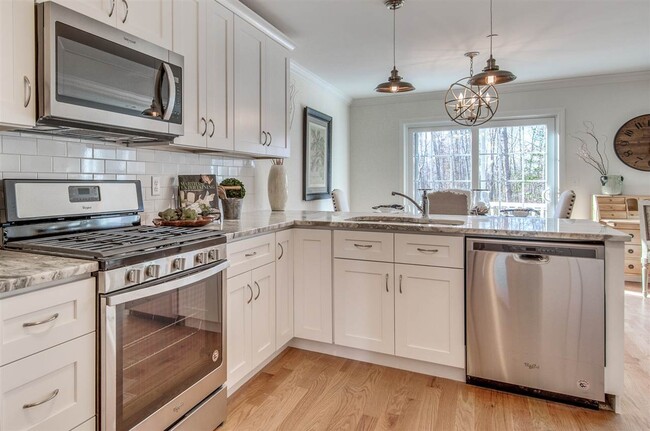 Photo - 185 Woodview Way Townhome