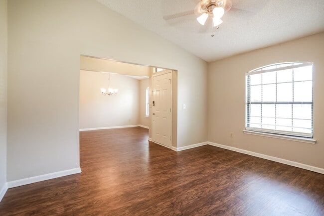 3413 Deerfield Pointe Dr